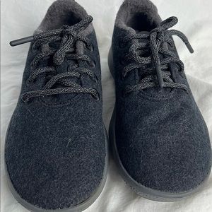 Allbirds Classic Wool Runner Sneaker Dark Gray Size 8.